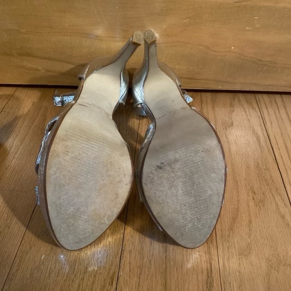 Silver heels - Picture 3 of 4